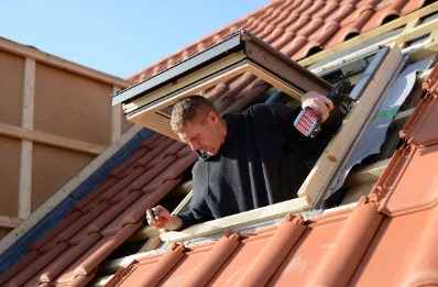 Pose de fenêtres de toit Velux à Lourmais